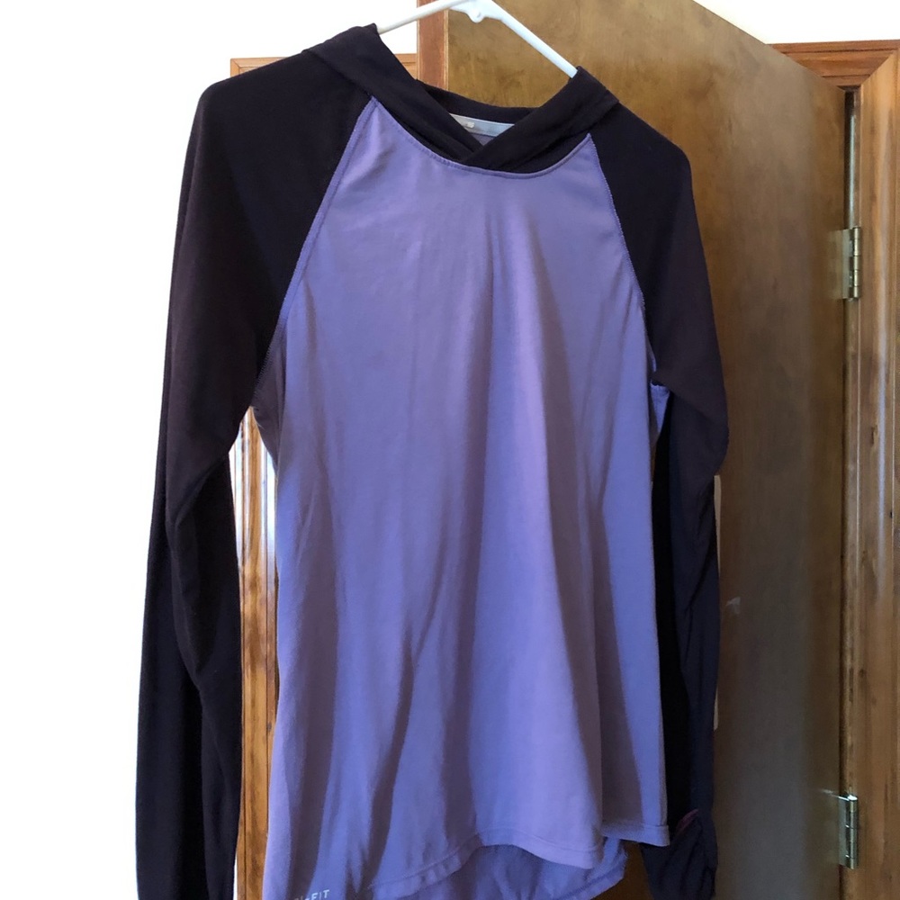 Nike lightweight raglan style hoodie. - Picture 1 of 3